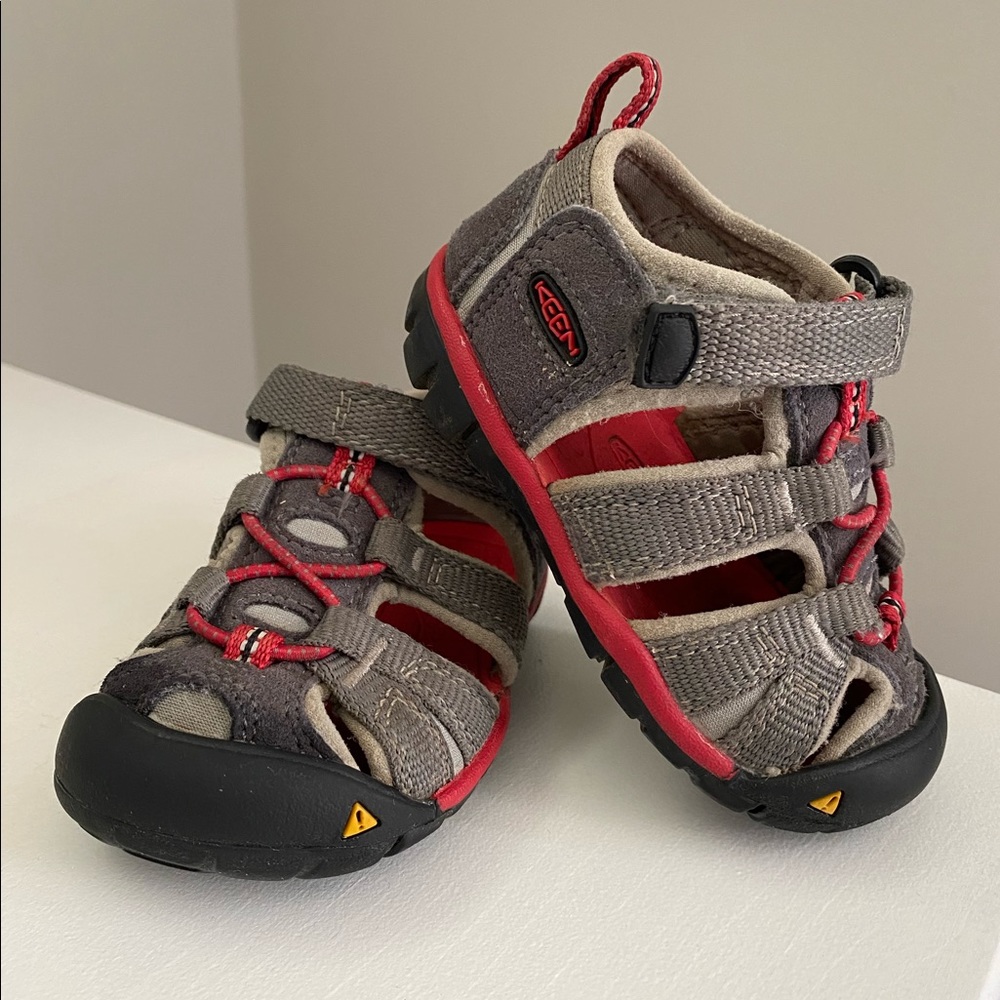 Keen toddlers Newport H2 sandals gray red